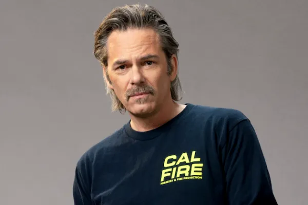 Billy Burke Biography: Movies, Age, Children, Wife, Net Worth, Parents, TV Shows, Awards | TheCityCeleb