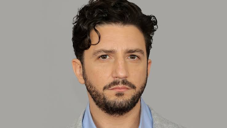 John Magaro Biography: Age, Net Worth, Instagram, Spouse, Height, Wiki, Parents, Siblings, Children, Movies | TheCityCeleb