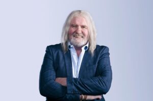 Leon Schuster Biography: Age, Net Worth, Instagram, Spouse, Height, Wiki, Parents, Siblings, Children, Awards, Movies, Songs | TheCityCeleb