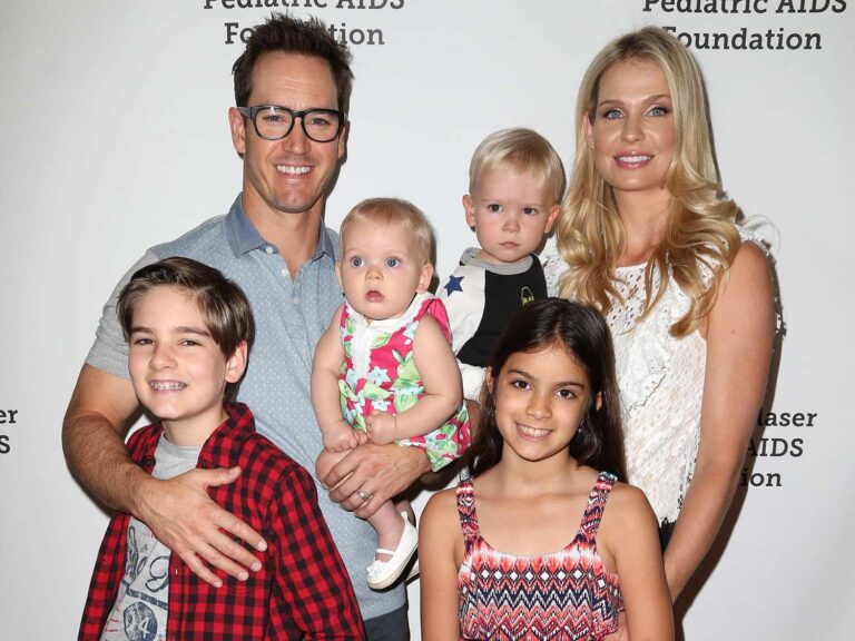 Mark-Paul Gosselaar Bio: Wife, Age, Parents, Net Worth, Movies, Children, TV Shows, Height, Siblings | TheCityCeleb