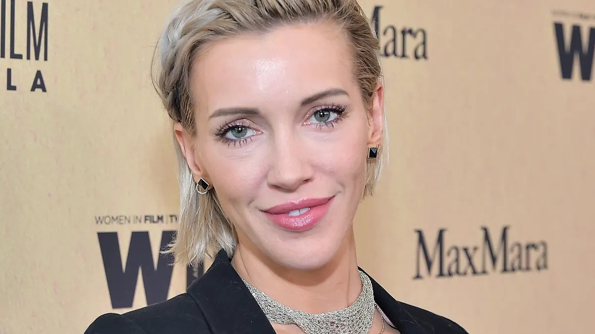 Katie Cassidy Biography: Age, Net Worth, Movies & TV Shows, Husband, Height, Wiki, Children | TheCityCeleb